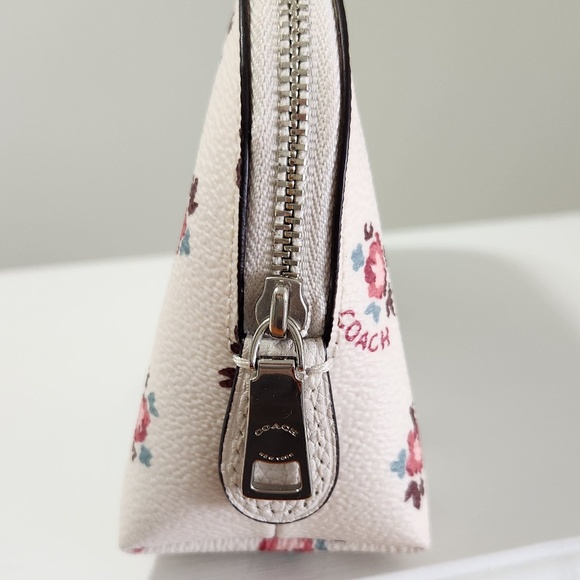 COACH Cosmetic Pouch/Bag - Floral and Cream - Picture 3 of 6